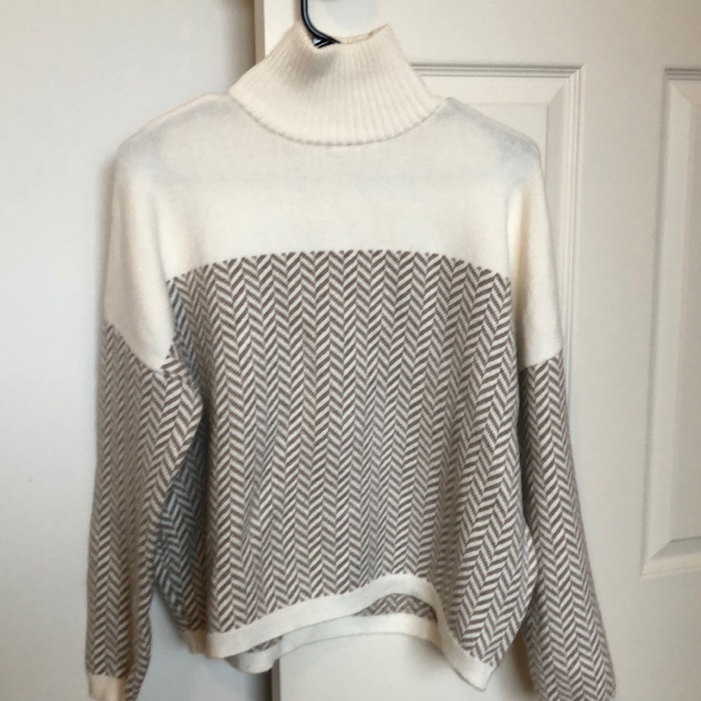 Sweater size M
